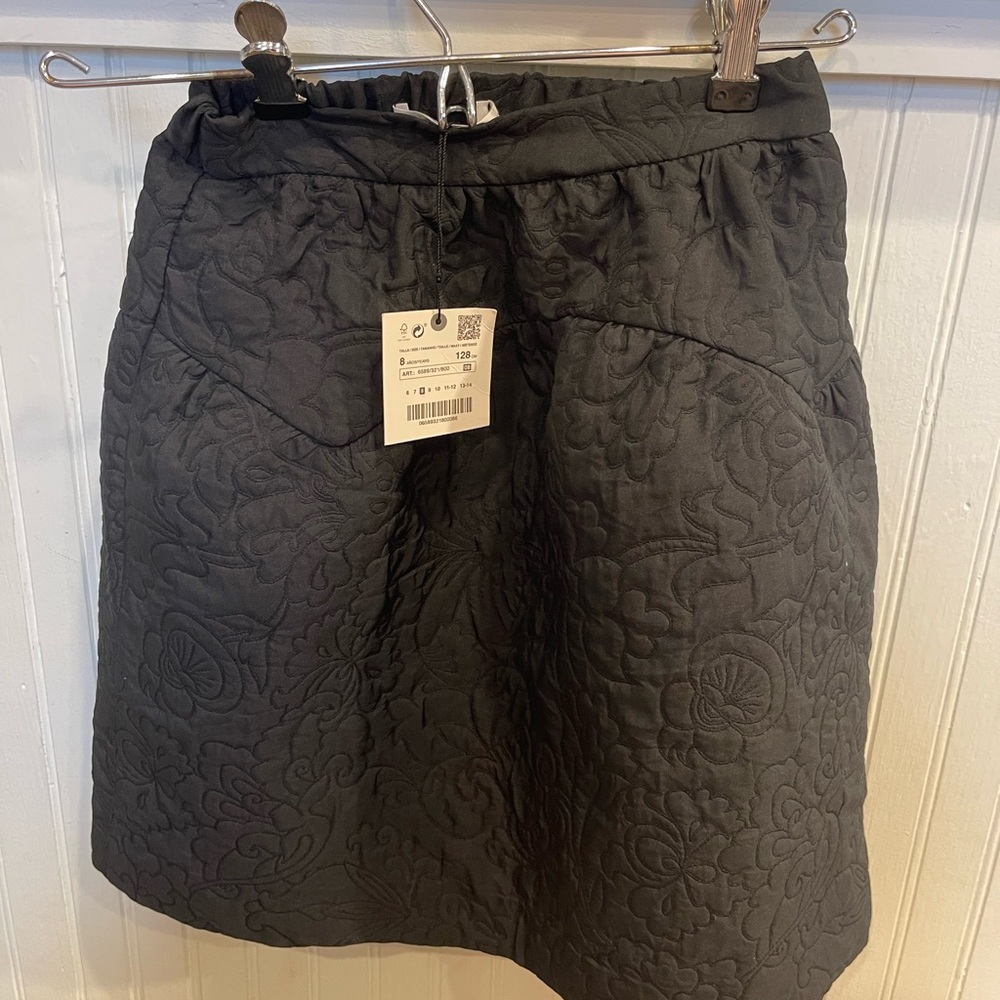 Black quilted Zara skirt new with tags.